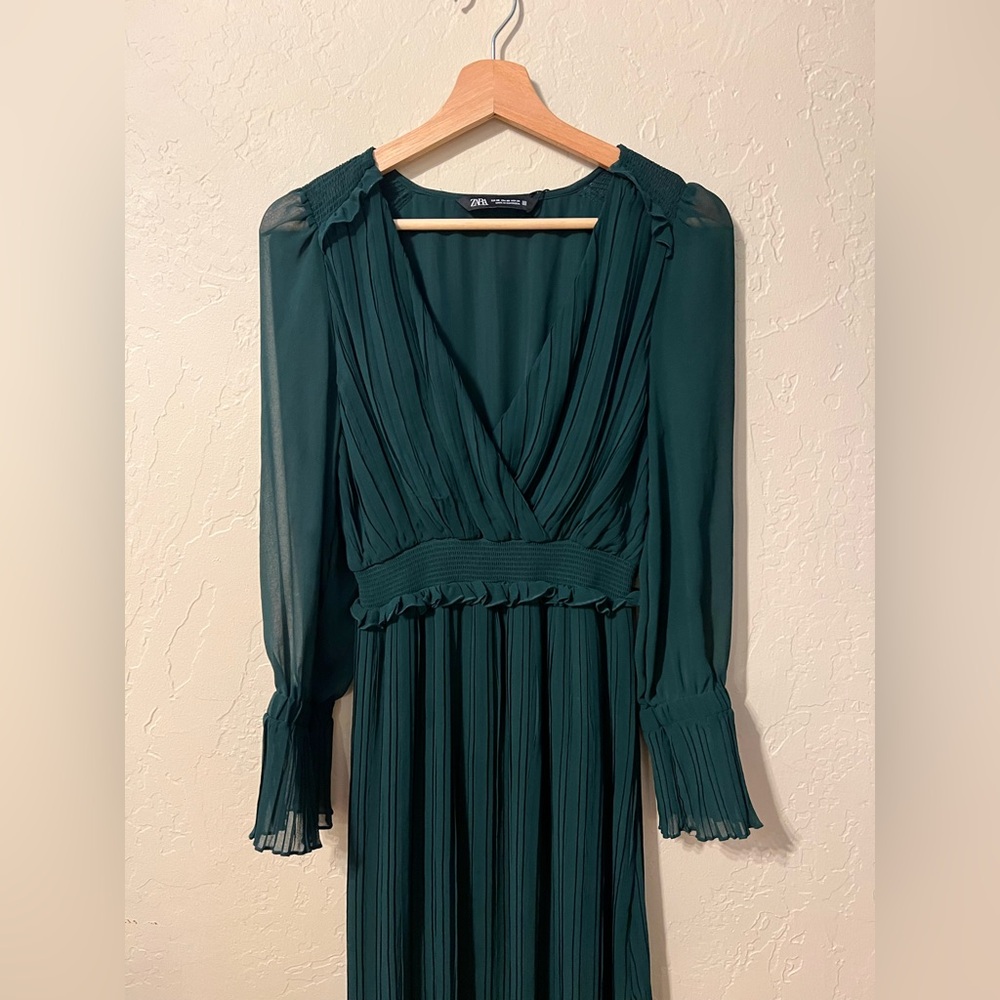 Zara Women's Deep Green Long Sleeve Dress